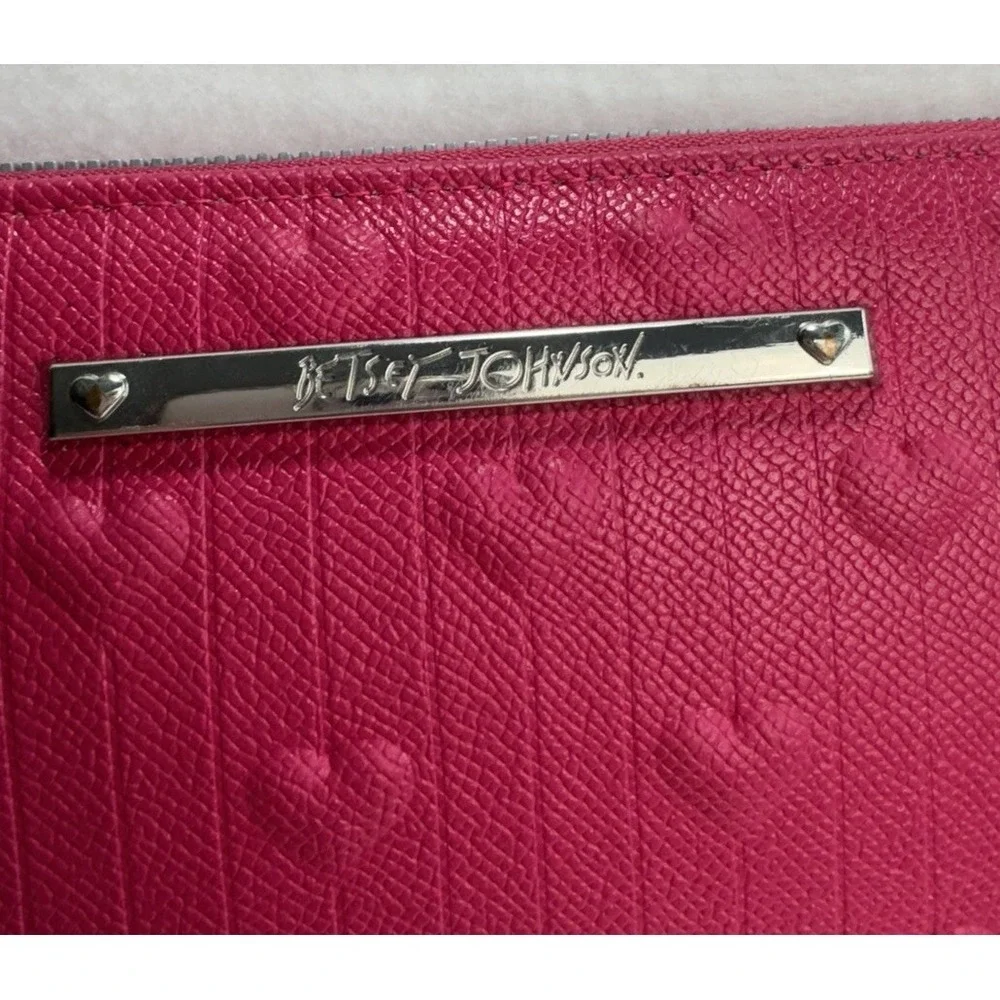 Betsey Johnson Barbie Pink Puff Hearts Full‎ Zip Wallet Wristlet Clutch EUC